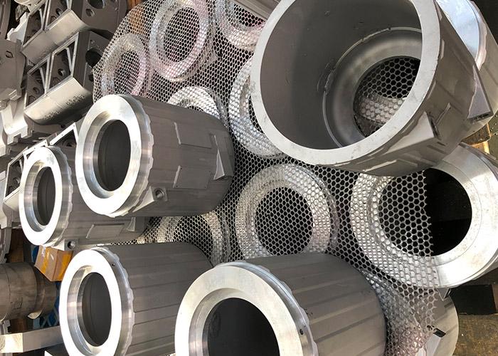 合(he)金鑄造(zào)澆入型(xíng)腔冷卻(què)到室溫(wēn)要經曆(lì)三個階(jiē)段